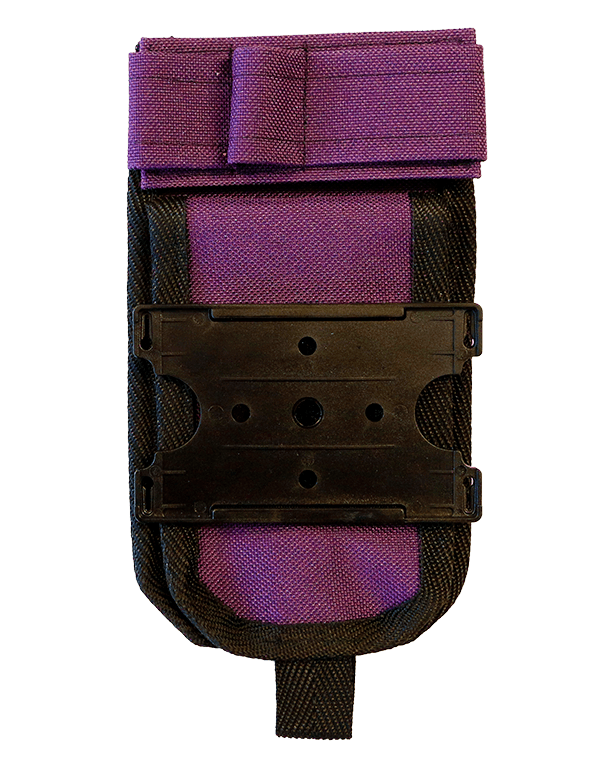 Lila hoitajatasku ID-kotelolla