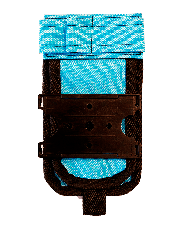 Turkoosi hoitajatasku ID-kotelolla